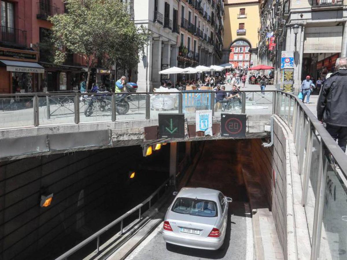 Apartamentos Felipe IV Plaza Mayor Madrid Exterior photo