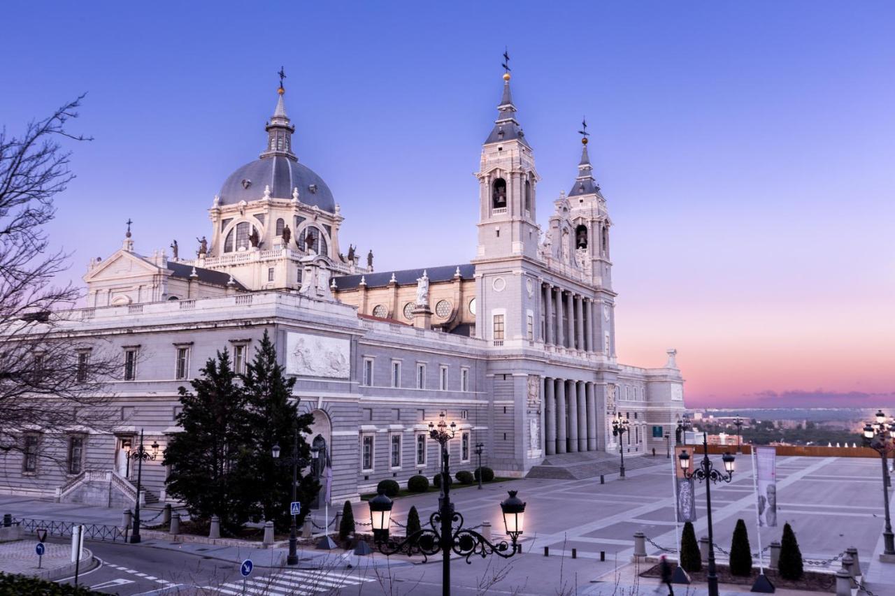 Apartamentos Felipe IV Plaza Mayor Madrid Exterior photo