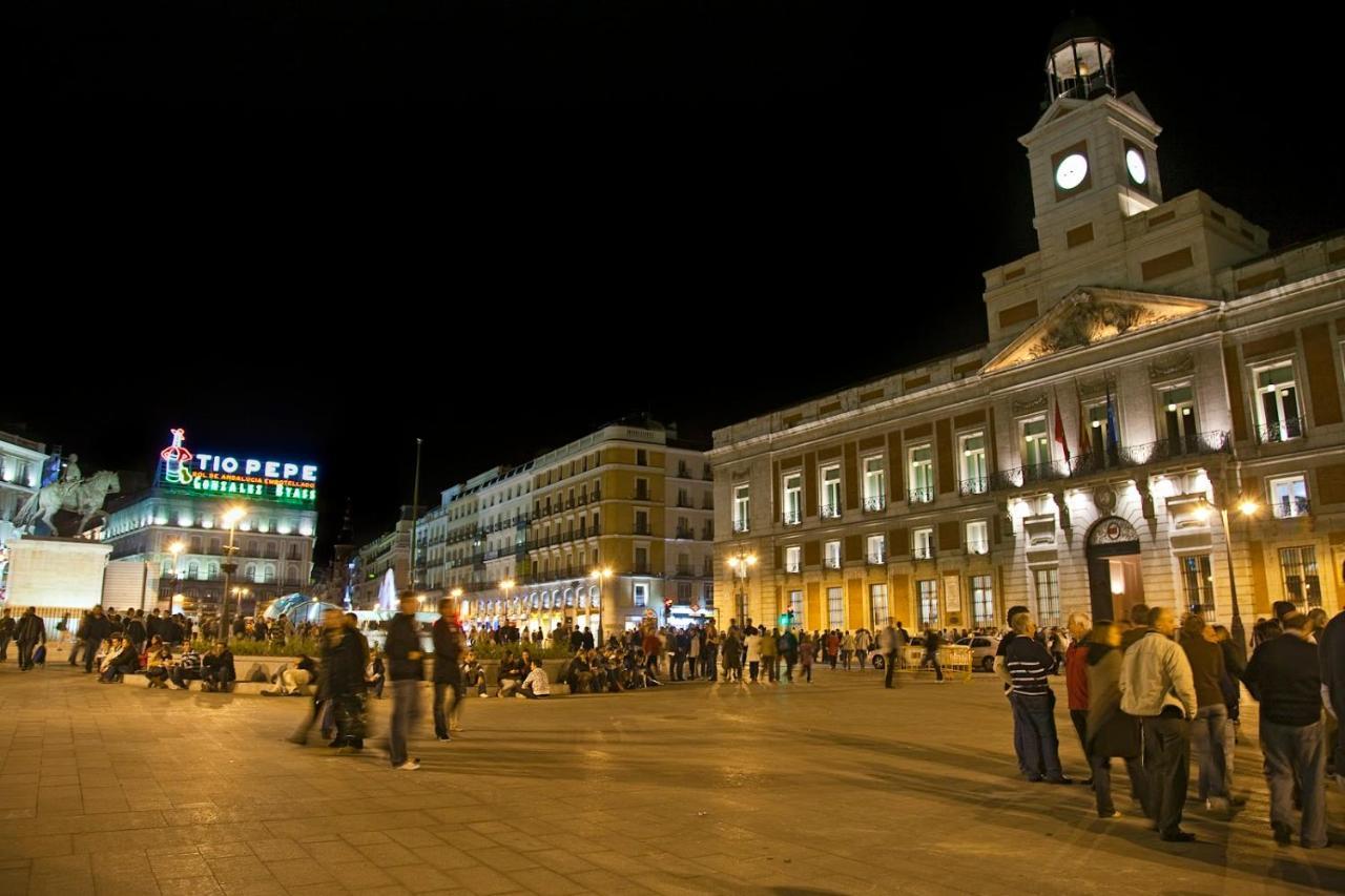 Apartamentos Felipe IV Plaza Mayor Madrid Exterior photo